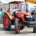 Gobierno regional entrega tractor agrícola en Picota para impulsar cultivo de maíz