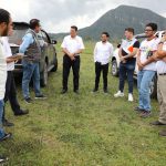 Gobernador Walter Grundel verifica estado de la granja ganadera de Calzada
