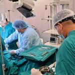 Realizan exitosa cirugía para extracción de cálculo vesical y hernia inguinal en Tocache